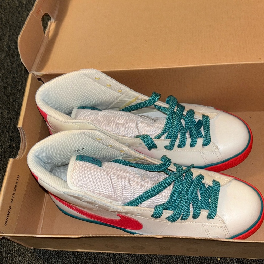 Women’s Nike Blazer Hight Top size 8 in great condition - Picture 5 of 6